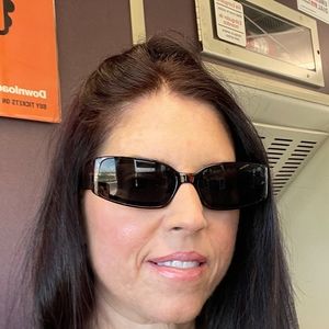 Meet your Posher, Courtney jean